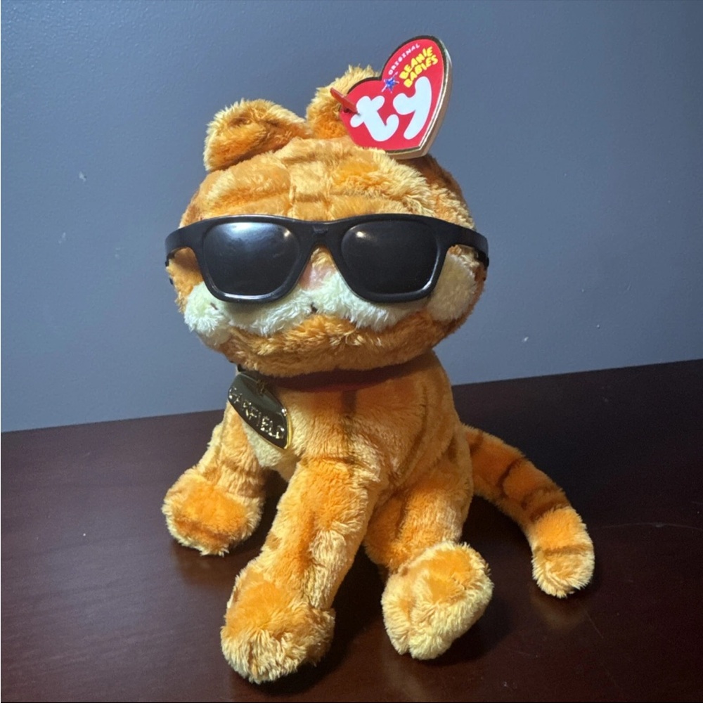 2004 TY Beanie Baby Cool Cat Garfield 6 inch Plush with Sunglasses And Tags
